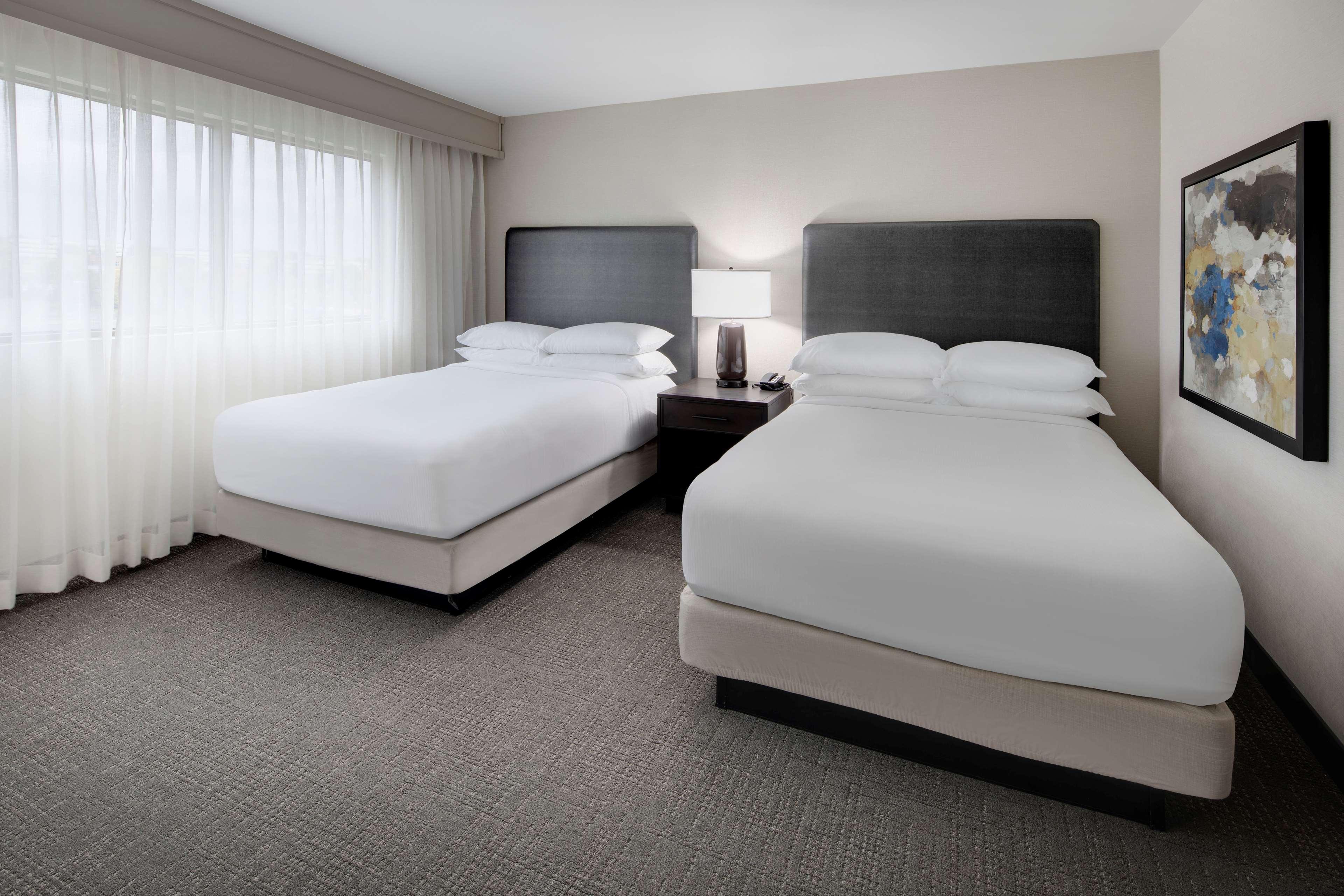 Embassy Suites By Hilton Detroit Troy Auburn Hills Exterior foto