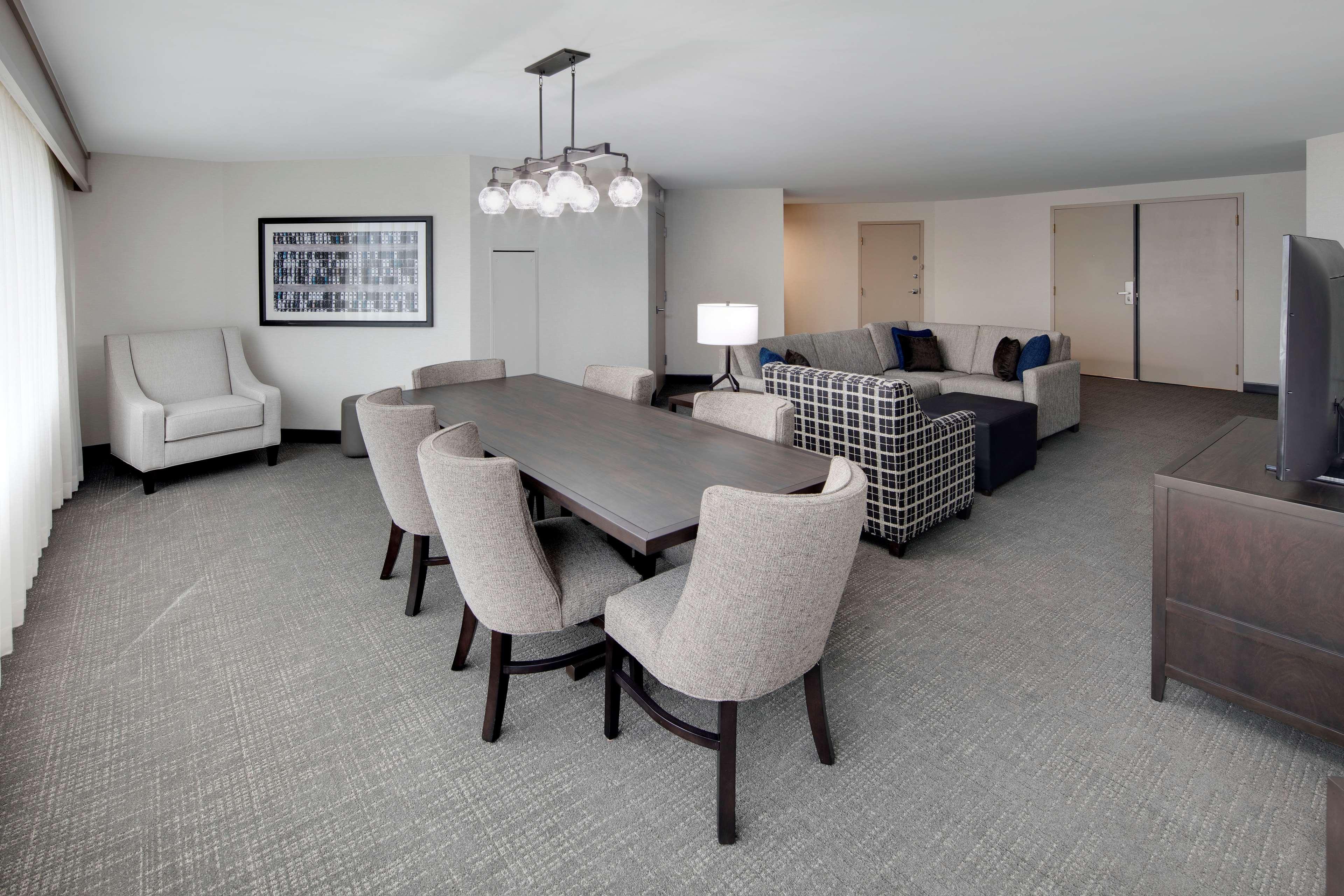 Embassy Suites By Hilton Detroit Troy Auburn Hills Exterior foto