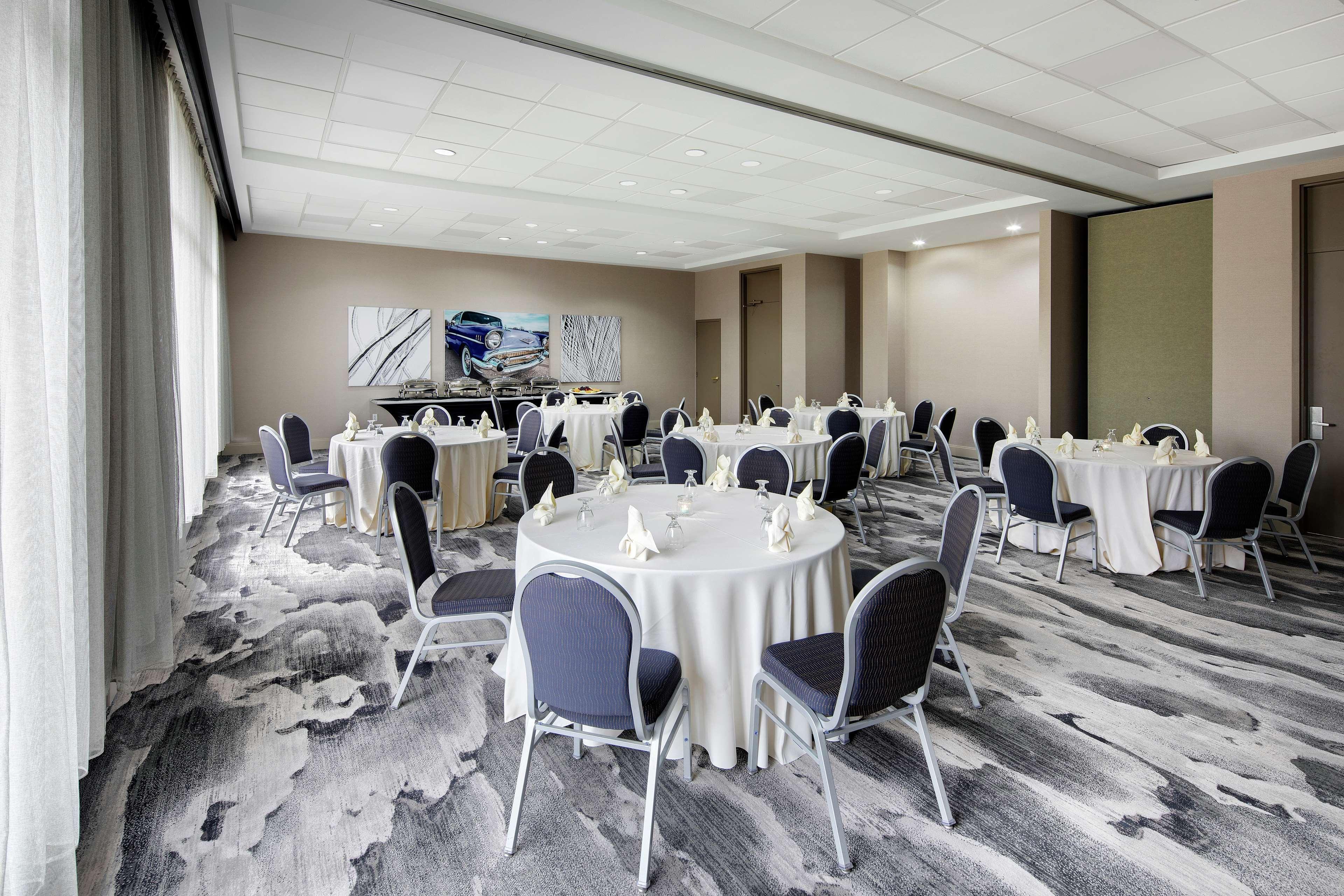 Embassy Suites By Hilton Detroit Troy Auburn Hills Exterior foto