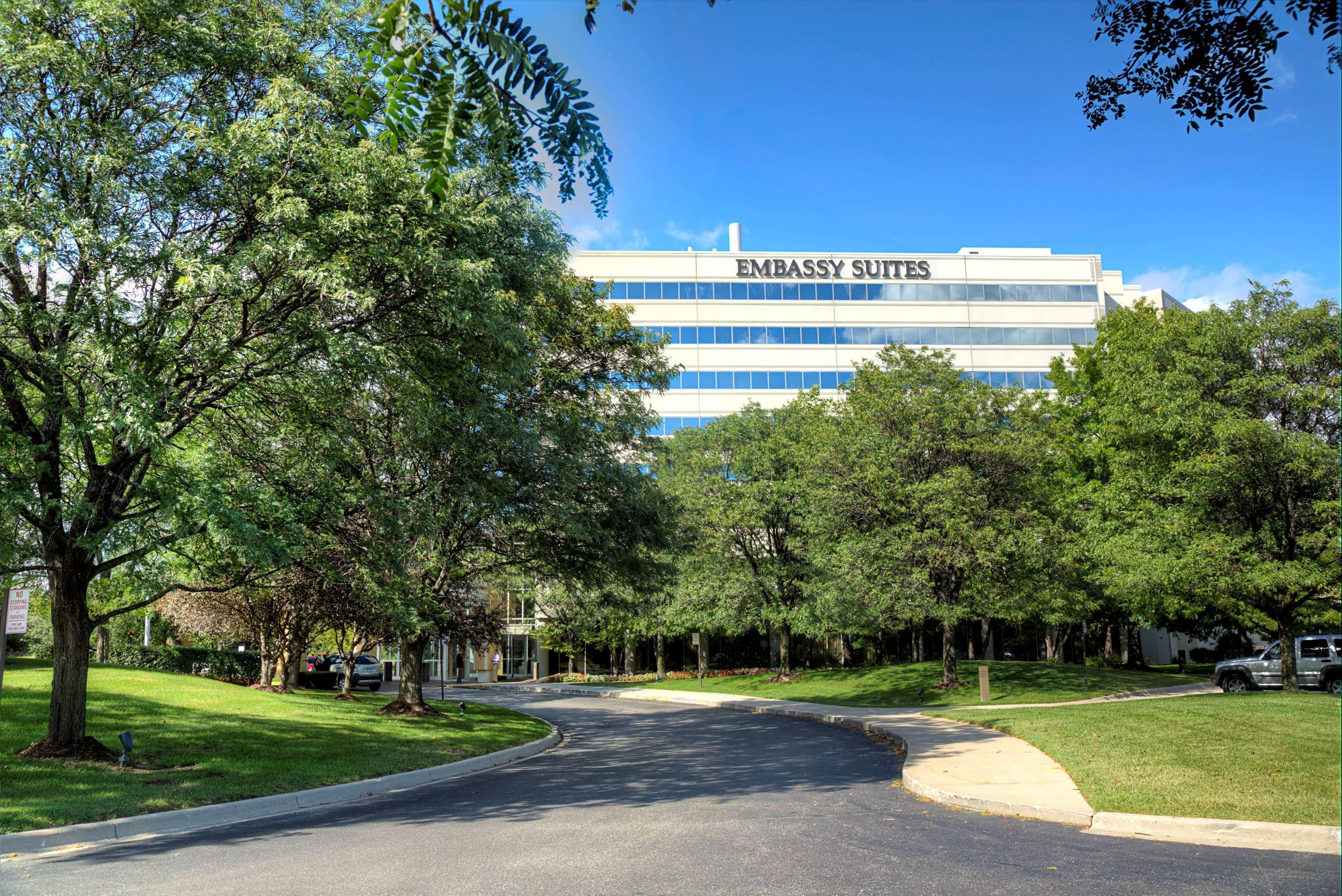 Embassy Suites By Hilton Detroit Troy Auburn Hills Exterior foto