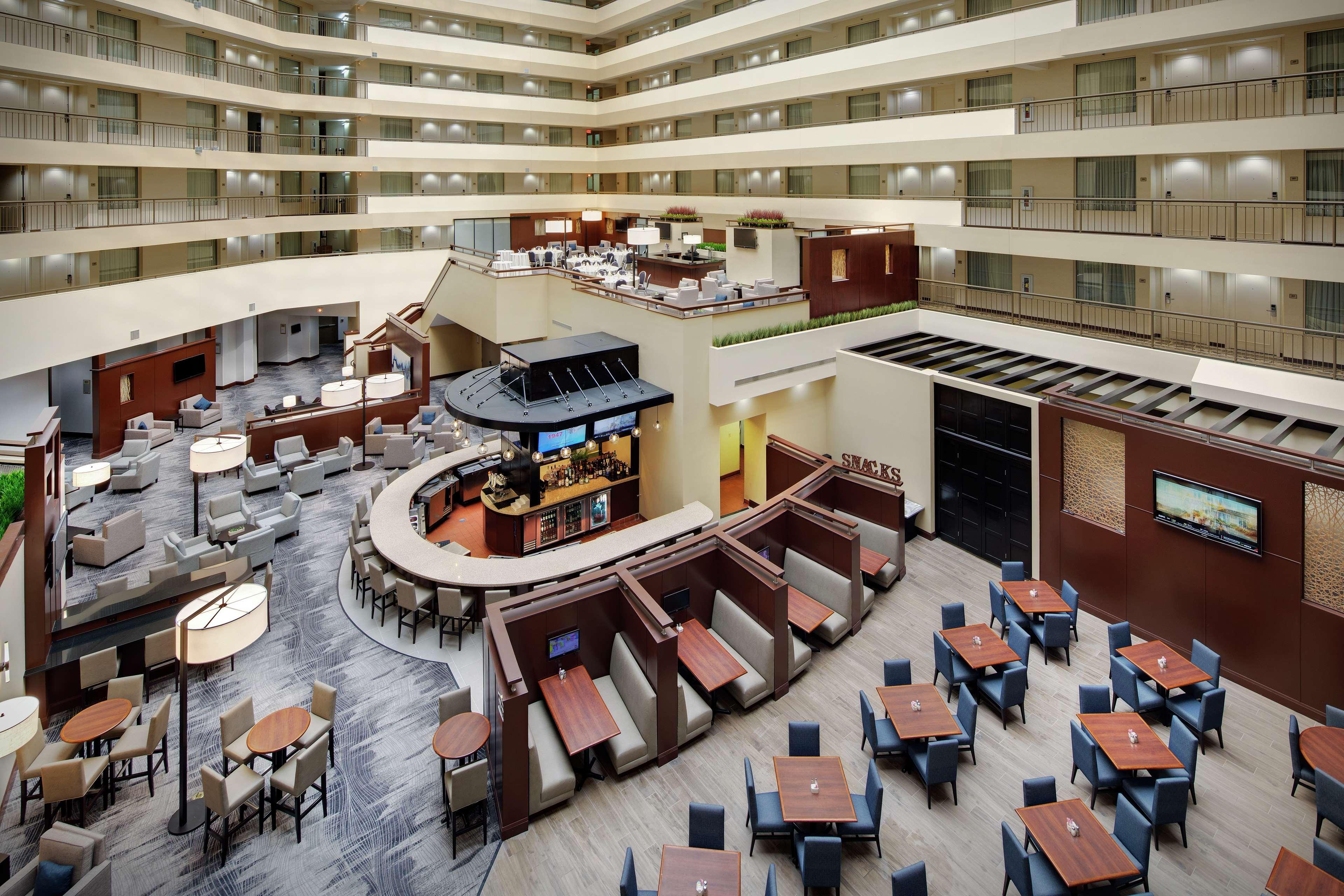 Embassy Suites By Hilton Detroit Troy Auburn Hills Exterior foto