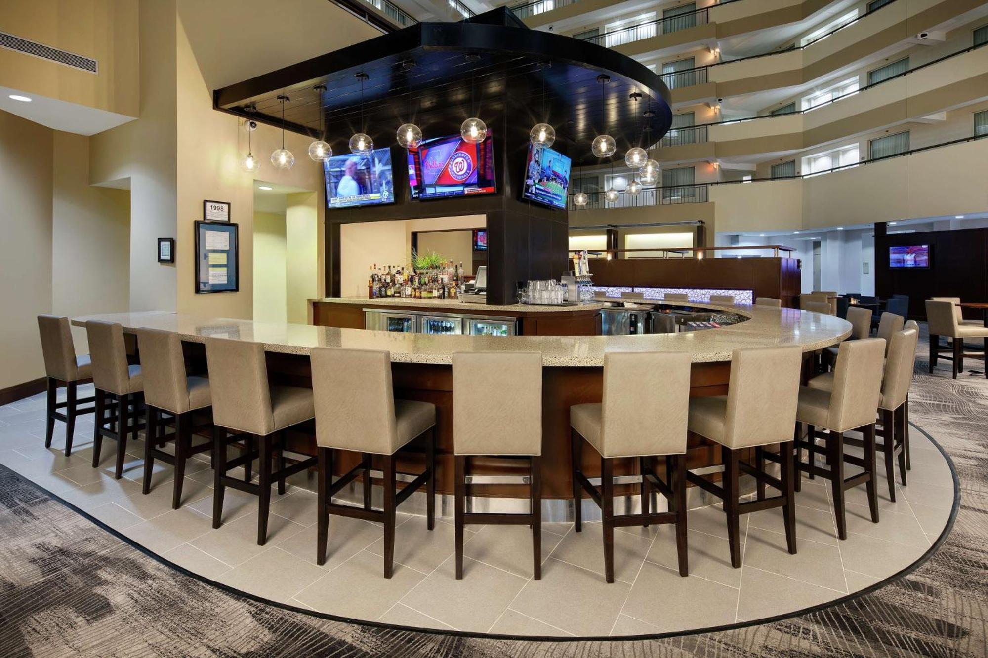 Embassy Suites By Hilton Detroit Troy Auburn Hills Exterior foto