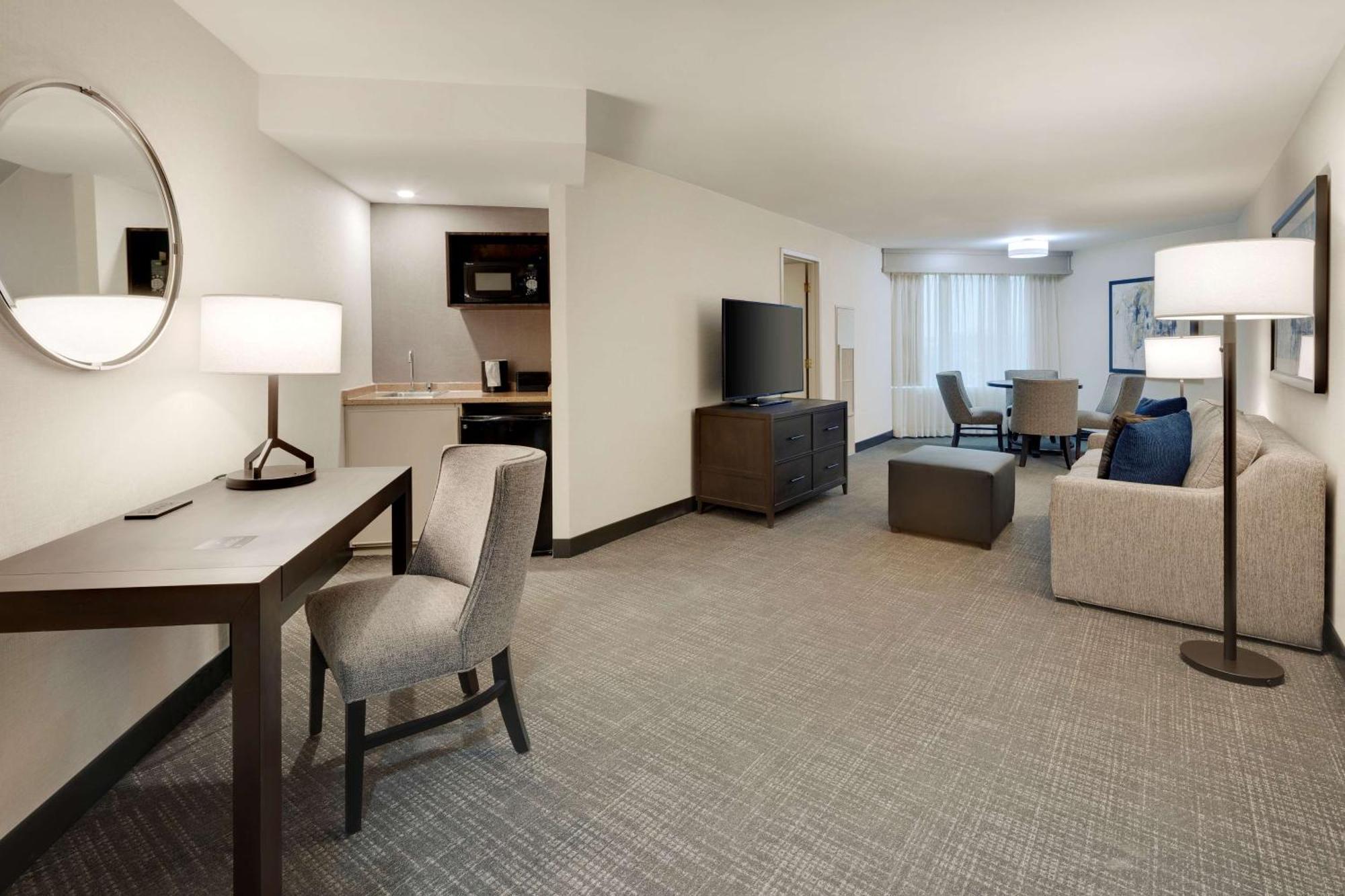 Embassy Suites By Hilton Detroit Troy Auburn Hills Exterior foto