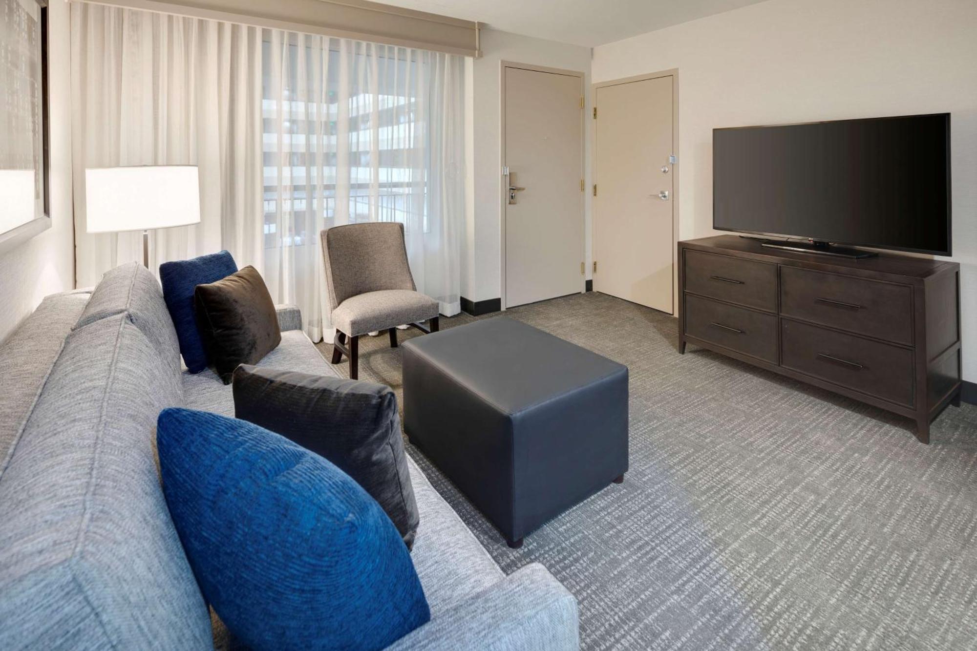 Embassy Suites By Hilton Detroit Troy Auburn Hills Exterior foto