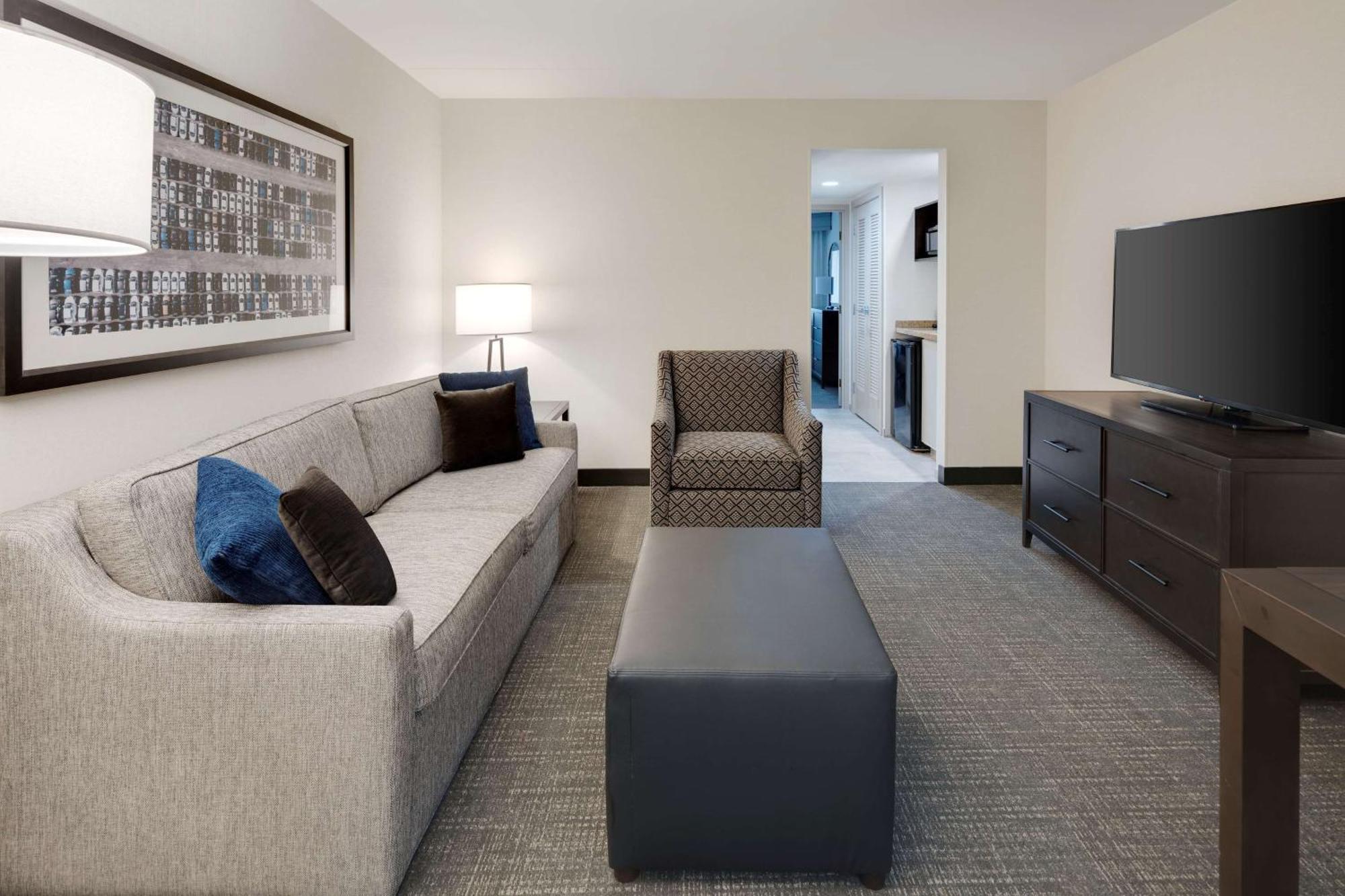 Embassy Suites By Hilton Detroit Troy Auburn Hills Exterior foto